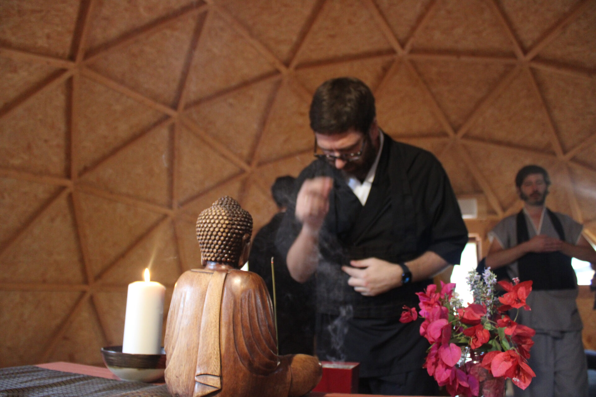 Imagen de portada de Retiros y práctica intensiva: un camino hacia el corazón del zen